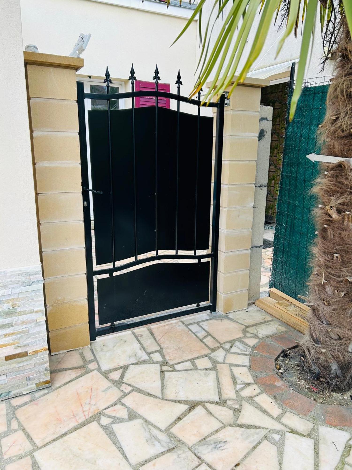Cozy Bussy-Saint-Georges Exterior foto
